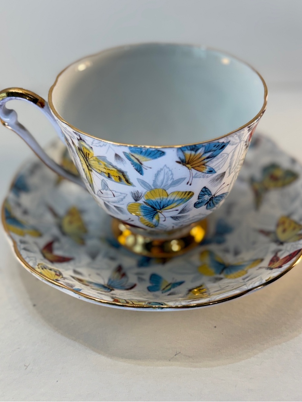 Vintage QUEEN ANNE Bone China England TEACUP & SAUCER Butterflies Gilded RARE